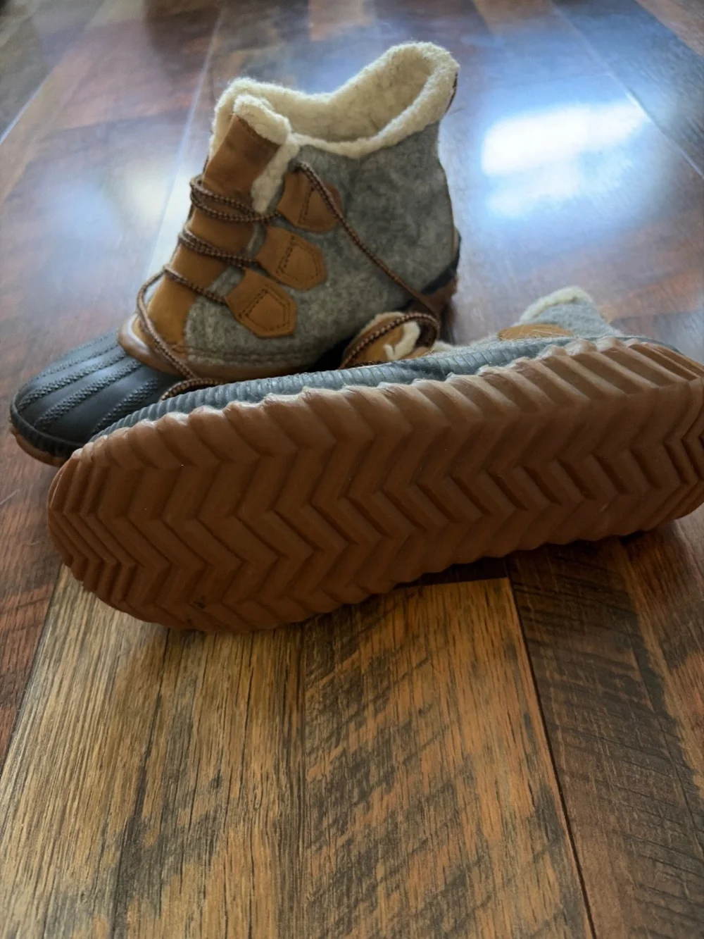 Duck boots